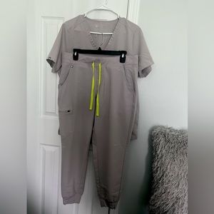 Women’s figs scrubs